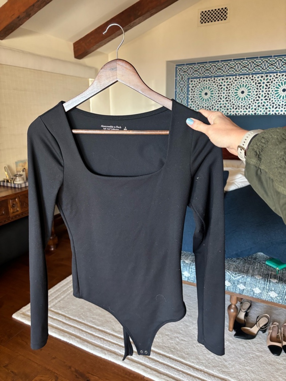 Abercrombie & Fitch Black Long-Sleeve Square-Neck Bodysuit